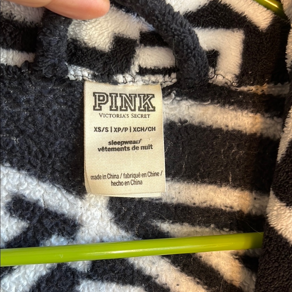 Victoria Secret PINK Black and White Robe‎ with Bold Lettering XS - Picture 2 of 3